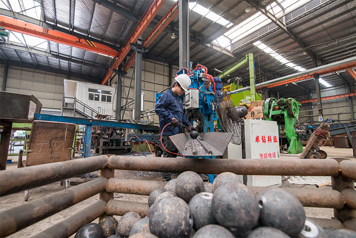 新疆网架配件-螺栓球加工车间